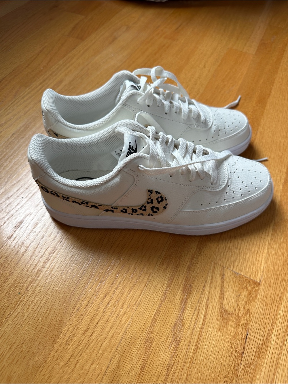 Nike White Low-Top Sneakers with Leopard Print Swoosh - Picture 3 of 6